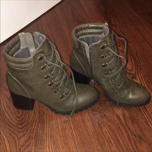 Worn once boots size 8.5
